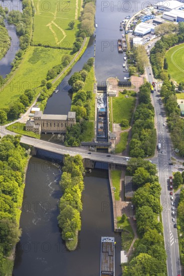 Aerial photo, Raffelberg lock, Raffelberg hydroelectric power station, Raffelberg bridge, lock island, shipping canal, Speldorf, Mülheim an der Ruhr, Ruhr area, North Rhine-Westphalia, Germany, DE, Europe, canal, power station, aerial photo, aerial photography, aerial photography, lock, overview, bird's-eye view, overview