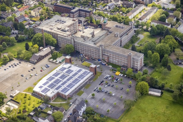 Aerial view, Tengelmann site, Mülheim vaccination centre, event hall The Terracotta Army and Body Worlds, Speldorf, Mülheim an der Ruhr, Ruhr area, North Rhine-Westphalia, Germany, DE, Europe, commercial enterprises, commercial area, commercial site, commercial use, industrial area, industrial site, aerial view, aerial photography, aerial photography, photovoltaic, photovoltaic system, solar, solar system, solar energy, solar energy, overview, bird's eye view, Wissollstraße, birds-eyes view, overview