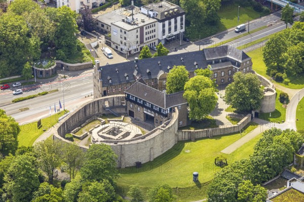 Aerial view, Broich Castle, Broich - East, Mülheim an der Ruhr, Ruhr area, North Rhine-Westphalia, Germany, castle, castle complex, DE, Europe, green trees, autumn colours, aerial view, aerial photography, aerial photography, MüGa - Mülheims Garten an der Ruhr, park, castle, castle complex, castle park, overview, bird's-eye view, bird's-eye view, overview
