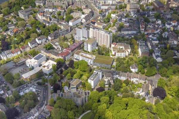Aerial view, Evangelisches Krankenhaus, Altstadt I - Südwest, Mülheim an der Ruhr, Ruhr area, North Rhine-Westphalia, Germany, DE, Europe, healthcare, high-rise buildings, hospital, helipad, clinic, clinic centre, hospital, aerial photograph, aerial photography, aerial photography, medical facility, medical aid, overview, bird's-eye view, overview, medical care