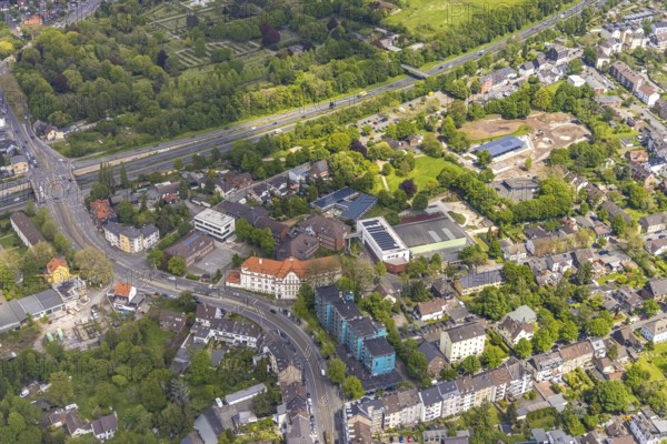 Aerial view, Willy-Brandt-Schule, Städt. Grundschule an der Augustastraße, sports hall Von-der-Tann-Straße, construction site at Styrum sports park, school and district library Styrum, Styrum, Mülheim an der Ruhr, Ruhr area, North Rhine-Westphalia, Germany, education, educational institution, DE, Europe, educational institute, aerial view, aerial photography, aerial photography, school, sports, overview, bird's-eye view, bird's-eye view, overview