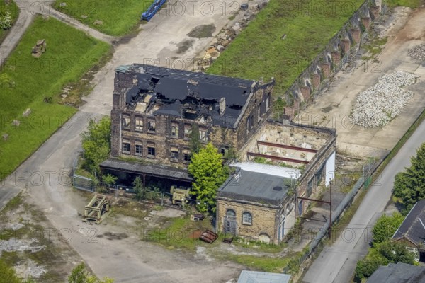 Aerial view, destroyed building, Rauen quarry and brickworks at Kassenberg, Broich - Ost, Mülheim an der Ruhr, Ruhr area, North Rhine-Westphalia, Germany, demolition building, DE, Europe, fossil trail, aerial view, aerial photography, aerial photography, overview, bird's-eye view, overview, wasteland, ruin