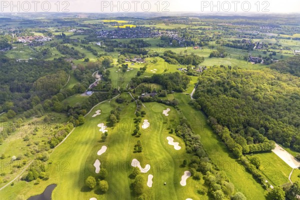 Aerial view, golf course, golf club Mülheim an der Ruhr, Saarn - Süd, Mülheim an der Ruhr, Ruhr area, North Rhine-Westphalia, Germany, DE, Europe, golf, golf course, golf club, golf course, golf meadow, aerial view, aerial photography, aerial photography, sports, overview, bird's-eye view, overview, bunker, pond, green, golfer, golfer