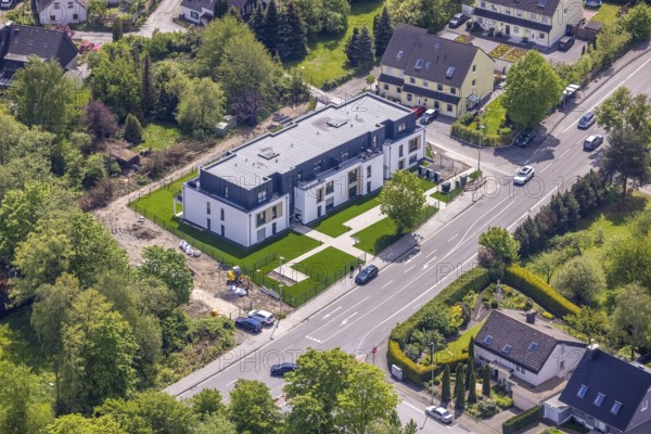 Aerial view, new residential building Kölner Straße corner Fahrkamp, Saarn, Mülheim an der Ruhr, Ruhr area, North Rhine-Westphalia, Germany, DE, Europe, property tax, real estate, aerial view, aerial photography, aerial photography, new building, overview, bird's eye view, residential complex, living and living, residential area, residential buildings, residential quality, residential neighbourhood, birds-eyes view, overview