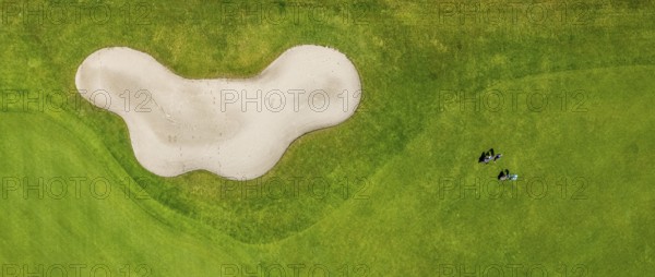 Aerial view, golf course golf club Mülheim an der Ruhr, Saarn - Süd, Mülheim an der Ruhr, Ruhr area, North Rhine-Westphalia, Germany, DE, Europe, shapes and colours, golf, golf course, golf club, golf course, golf meadow, aerial view, aerial photography, aerial photography, sports, overview, bird's-eye view, overview, bunker, pond, green, golf player, golfer