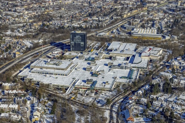 Aerial view, Rhein Ruhr Zentrum, Humboldtring, Heißen - Süd, Mülheim an der Ruhr, Ruhr area, North Rhine-Westphalia, Germany, Cinemaxx, DE, shopping centre, shopping place, shopping mall, Europe, Karstadt, aerial view, aerial photography, aerial photography, Saturn, snow, shopping centre, overview, bird's eye view, winter, birds-eyes view, overview