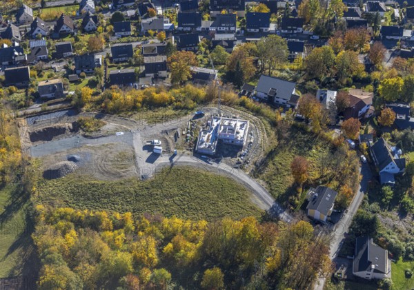 Aerial view, construction site with new building Unterm Hasenfeld in Meschede-Stadt in Meschede, Sauerland, North Rhine-Westphalia, Germany, construction work, construction area, construction site, building plots, construction project, construction site, DE, Europe, aerial view, aerial photography, aerial photography, Meschede, new building, overview, bird's-eye view, overview