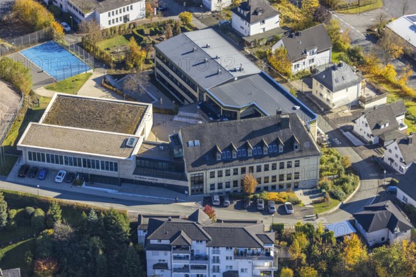 Aerial photo, St. Walburga-Realschule in Meschede-Stadt in Meschede, Sauerland, North Rhine-Westphalia, Germany, education, educational institution, DE, Europe, educational institute, aerial photography, aerial photography, aerial photography, Meschede, Realschule, school, overview, bird's-eye view, birds-eyes view, overview