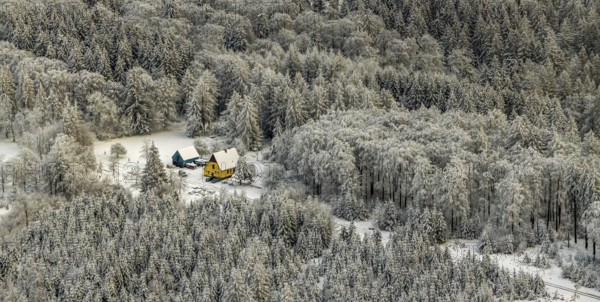 Aerial view of the Meschede forest near Enste with a country house in Meschede in winter with snow in the Sauerland in North Rhine-Westphalia, Germany, Meschede, Sauerland, North Rhine-Westphalia, DE, Europe, aerial photo, birds-eyes view, aerial photography, aerial photography, overview, bird's eye view