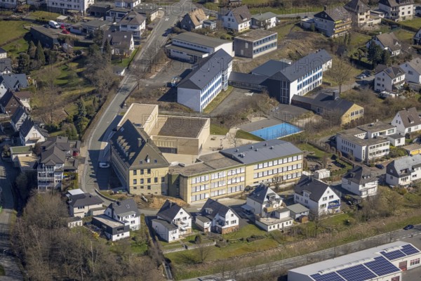 Aerial view, St. Walburga-Realschule und ehemalige Hauptschule, Meschede-Stadt, Meschede, Sauerland, North Rhine-Westphalia, Germany, An Klocken Kapelle, education, educational institution, DE, Europe, educational institute, aerial view, aerial photography, aerial photography, secondary school, school, overview, bird's eye view, birds-eyes view, overview