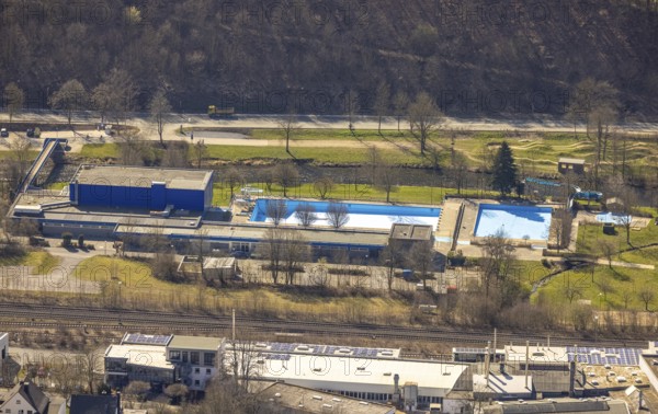 Aerial view, indoor and outdoor swimming pool Meschede, Meschede town, Meschede, Sauerland, North Rhine-Westphalia, Germany, bathing establishment, bathing resort, DE, Europe, outdoor swimming pool, leisure, leisure pool, indoor swimming pool, Hochsauerlandkreis, Le-Puy-Straße, sunbathing lawn, aerial view, aerial photography, aerial photography, pool, swimming pool, swimming pleasure, overview, bird's eye view, water fun2, birds-eyes view, overview