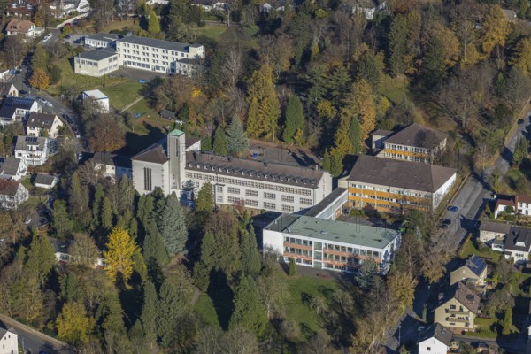 Aerial photo, Walburgisgymnasium and Walburgisrealschule in Menden, Sauerland, North Rhine-Westphalia, Germany, education, educational institution, DE, Europe, grammar school, teaching institute, aerial photo, aerial photography, aerial photography, Menden, secondary school, school, Schwitter Weg, overview, bird's-eye view, overview
