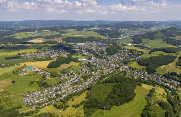 Aerial view, local view Bonzel, Lennestadt, Sauerland, North Rhine-Westphalia, Germany, DEU, Europe, distant view, property tax, real estate, aerial view, aerial photography, aerial photography, overview, bird's eye view, meadows and fields, living and life, residential area, quality of life, birds-eyes view, overview