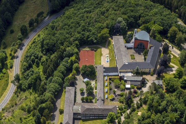 Aerial view, Jugendhof Pallotti and Private Gymnasium Maria Königin, Altenhundem, Lennestadt, Sauerland, North Rhine-Westphalia, Germany, education, educational institution, DEU, Europe, Gymnasium, Jugendhof, educational institute, aerial view, aerial photography, aerial photography, school, overview, bird's eye view, birds-eyes view, overview