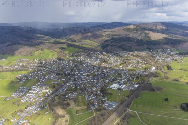 Aerial view, forests near Burgholdinghausen and view of Littfeld, Kreuztal, Sauerland, North Rhine-Westphalia, Germany, DE, Europe, hilly landscape, Siegen-Wittgenstein district, aerial photograph, aerial photography, aerial photography, overview, bird's-eye view, forest area, birds-eyes view, overview