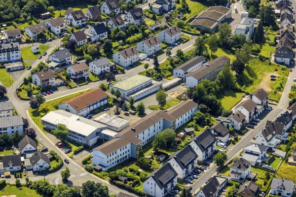 Aerial photo, St. Nikolaus-Schule, Janusz-Korczak-Schule, AQUATIK Schwimmschule und Bäderverwaltung, Grevenbrück, Lennestadt, Sauerland, North Rhine-Westphalia, Germany, education, educational institution, DEU, Europe, educational institute, aerial photo, aerial photography, aerial photography, school, overview, bird's-eye view, overview