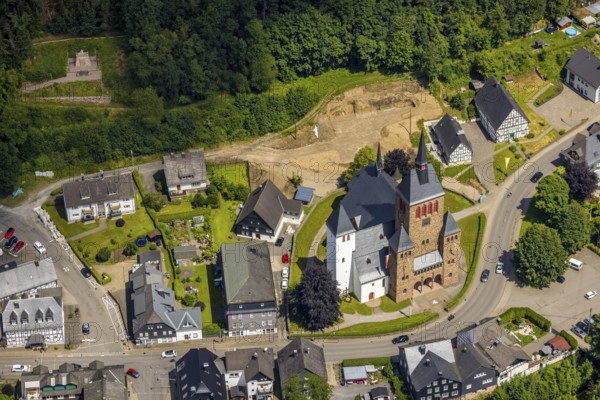 Aerial view, Church of St. Peter and Paul, Kirchhundem, Sauerland, North Rhine-Westphalia, Germany, place of worship, DEU, Europe, religious community, place of worship, holy place, church, parish, denomination, aerial view, aerial photography, aerial photography, religion, religious site, overview, bird's-eye view, overview