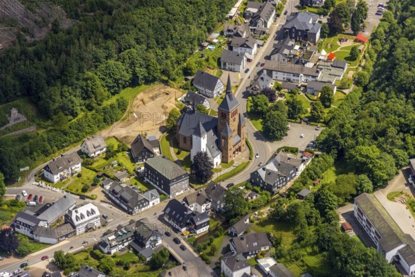 Aerial view, Church of St. Peter and Paul, Kirchhundem, Sauerland, North Rhine-Westphalia, Germany, place of worship, DEU, Europe, religious community, place of worship, holy place, church, parish, denomination, aerial view, aerial photography, aerial photography, religion, religious site, overview, bird's-eye view, overview