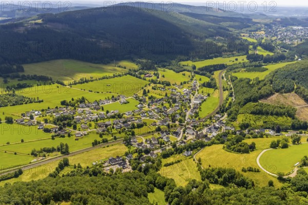 Aerial view, local view Benolpe, Kirchhundem, Sauerland, North Rhine-Westphalia, Germany, DEU, Europe, property tax, hilly landscape, real estate, aerial view, aerial photography, aerial photography, overview, bird's-eye view, forest area, living and living, residential area, residential buildings, quality of life, birds-eyes view, overview