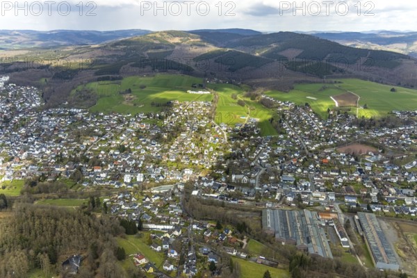 Aerial view, local view Ferndorf, Kreuztal, Sauerland, North Rhine-Westphalia, Germany, DE, Europe, property tax, real estate, young forest, Siegen-Wittgenstein district, aerial view, aerial photography, aerial photography, overview, bird's-eye view, forest area, residential area, living and living, residential area, residential buildings, quality of life, birds-eyes view, overview