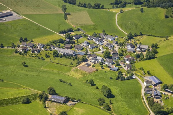 Aerial view, local view Altenvalbert, Lennestadt, Sauerland, North Rhine-Westphalia, Germany, DEU, Europe, property tax, real estate, aerial view, aerial photography, aerial photography, overview, bird's-eye view, housing estate, living and living, residential area, residential buildings, quality of living, housing estate, birds-eyes view, overview