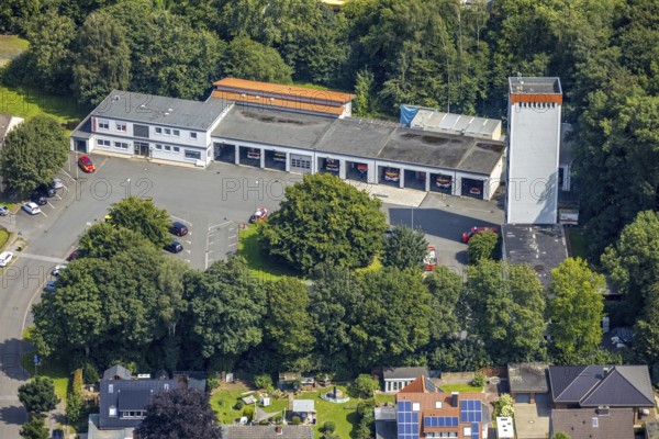 Aerial photo, volunteer fire brigade in Kamen, Ruhr area, North Rhine-Westphalia, Germany, fire fighter, fire protection, fire watch, DE, Europe, fire station, fire brigade, Kamen, aerial view, aerial photography, aerial photography, rescue station, overview, bird's-eye view, overview