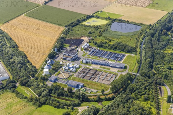 Aerial view, sewage treatment plant Kamen-Körnebach in the district Westick in Kamen, Ruhr area, North Rhine-Westphalia, Germany, DE, Europe, Kamen, sewage treatment plant, sewage plant, Lippeverband, aerial view, aerial photography, aerial photography, overview, birds-eyes view, overview