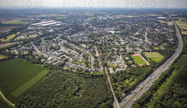 Aerial view, local view with Jahnstadion VFL Kamen in the district Kolonie Tannenberg in Kamen, Ruhr area, North Rhine-Westphalia, Germany, DE, Europe, football pitch, football stadium, football club, property tax, real estate, Kamen, aerial view, aerial photography, aerial photography, local view, sports facilities, sports field, sports facility, stadium, townscape, urban area, overview, bird's eye view, living and life, residential area, residential buildings, quality of life, birds-eyes view, overview