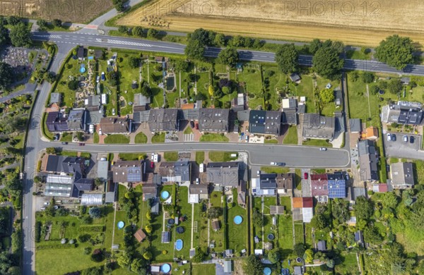 Aerial view, cul-de-sac, housing estate Margarethenweg in the district Methler in Kamen, Ruhr area, North Rhine-Westphalia, Germany, DE, Europe, property tax, real estate, Kamen, aerial view, aerial photography, aerial photography, overview, bird's-eye view, housing estate, housing and living, residential area, residential buildings, housing quality, housing estate, birds-eyes view, overview