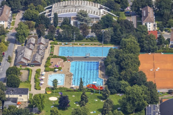Aerial view, GSW Freibad Kamen-Mitte, Kamen, Ruhr area, North Rhine-Westphalia, Germany, bathing establishment, bathing resort, DE, Europe, shapes and colours, outdoor pool, leisure activities, Koppelteich sports hall Kamen, aerial view, aerial photography, aerial photography, swimming pool, swimming pleasure, overview, bird's-eye view, water fun, birds-eyes view, overview