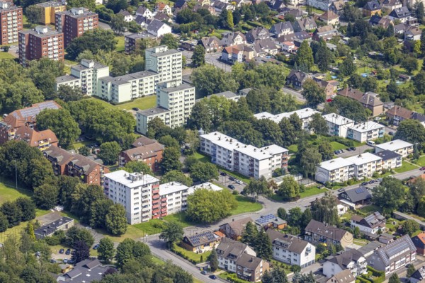 Aerial view, high-rise housing estate Blumenstraße, Auf dem Spiek and Karl-Arnold-Straße in Kamen, Ruhr area, North Rhine-Westphalia, Germany, DE, Europe, property tax, high-rise buildings, real estate, Kamen, aerial view, aerial photography, aerial photography, multi-family houses, overview, bird's-eye view, housing estate, housing and living, residential area, residential buildings, housing quality, housing estate, birds-eyes view, overview