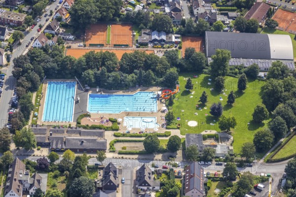 Aerial view, GSW Freibad Kamen-Mitte, Kamen, Ruhr area, North Rhine-Westphalia, Germany, bathing establishment, bathing resort, DE, Europe, shapes and colours, outdoor pool, leisure activities, aerial view, aerial photography, aerial photography, swimming pool, swimming pleasure, overview, bird's-eye view, water fun, birds-eyes view, overview