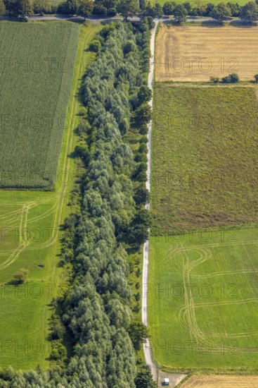 Aerial view, foot and cycle path Seseke-Weg at the river Seseke in the district Heeren-Werve, Kamen, Ruhr area, North Rhine-Westphalia, Germany, DE, Europe, footpath, Lippeverband, aerial view, aerial photography, aerial photography, cycle path, Sesekeweg, overview, bird's-eye view, overview
