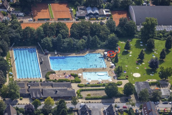 Aerial view, GSW Freibad Kamen-Mitte, Kamen, Ruhr area, North Rhine-Westphalia, Germany, bathing establishment, bathing resort, DE, Europe, shapes and colours, outdoor pool, leisure activities, aerial view, aerial photography, aerial photography, swimming pool, swimming pleasure, overview, bird's-eye view, water fun, birds-eyes view, overview