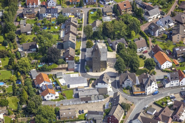 Aerial view, town centre with St. Margaret's Church and Lutherplatz in the Methler district, Kamen, Ruhr area, North Rhine-Westphalia, Germany, place of worship, DE, Europe, religious community, place of worship, holy place, church, parish, denomination, aerial view, aerial photography, aerial photography, religion, religious site, overview, bird's-eye view, bird's-eye view, overview
