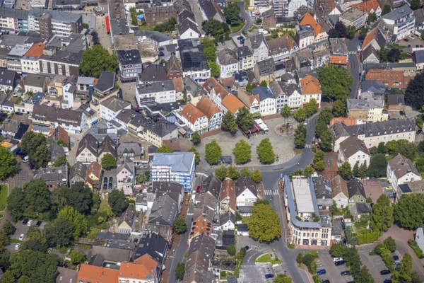 Aerial view, city centre with Alter Markt and Telgmann fountain in the district Kolonie Tannenberg, Kamen, Ruhr area, North Rhine-Westphalia, Germany, fountain, city, DE, Europe, city centre, aerial view, aerial photography, aerial photography, market place, sight, city centre, overview, bird's eye view, birds-eyes view, overview