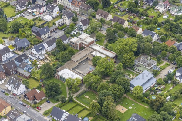 Aerial photo, Nordschule Holzwickede, Evang. Familienzentrum Caroline Nordlicht Kita, Natorp, Holzwickede, Ruhr area, North Rhine-Westphalia, Germany, education, educational institution, DE, Europe, kindergarten, day nursery, day care centre, day nursery school, teaching institute, aerial photograph, aerial photography, aerial photography, school, overview, bird's-eye view, birds-eyes view, overview
