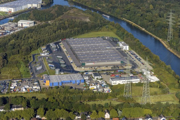 Aerial view, Duvenbeck Kraftverkehr logistics company in the district of Unser Fritz in Herne, Ruhr area, North Rhine-Westphalia, Germany, DE, Europe, freight transport, Herne, logistics, logistics service, logistics service provider, logistics provider, aerial view, aerial photography, aerial photography, Rhine-Ruhr metropolitan region, Rhine-Herne Canal, Schlossstrasse, freight forwarding, transport, transport service, overview, bird's-eye view, bird's-eye view, overview