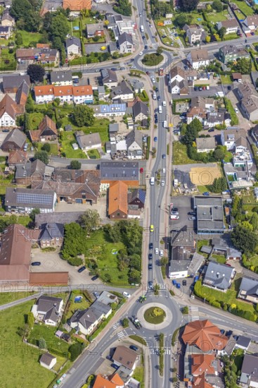 Aerial view, Werver Mark Straße with roundabout in the district Heeren-Werve, Kamen, Ruhr area, North Rhine-Westphalia, Germany, DE, Europe, roundabout, roundabout, aerial view, aerial photography, aerial photography, road traffic, overview, traffic volume, bird's-eye view, overview