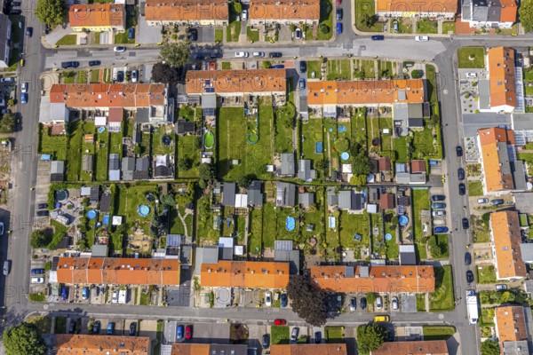 Aerial view, miners' settlement between Pröbstingstraße and Bergstraße with red roofs in the district Heeren-Werve, Kamen, Ruhr area, North Rhine-Westphalia, Germany, workers' houses, workers' settlement, miners' settlement, mining settlement, DE, Europe, aerial view, aerial photography, aerial photography, overview, bird's-eye view, overview, red roofs