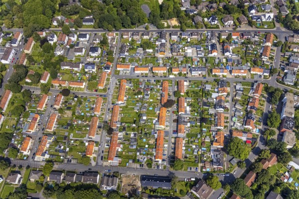 Aerial view, miners' settlement between Pröbstingstraße and Bergstraße with red roofs in the district Heeren-Werve, Kamen, Ruhr area, North Rhine-Westphalia, Germany, workers' houses, workers' settlement, miners' settlement, mining settlement, DE, Europe, aerial view, aerial photography, aerial photography, overview, bird's-eye view, overview, red roofs