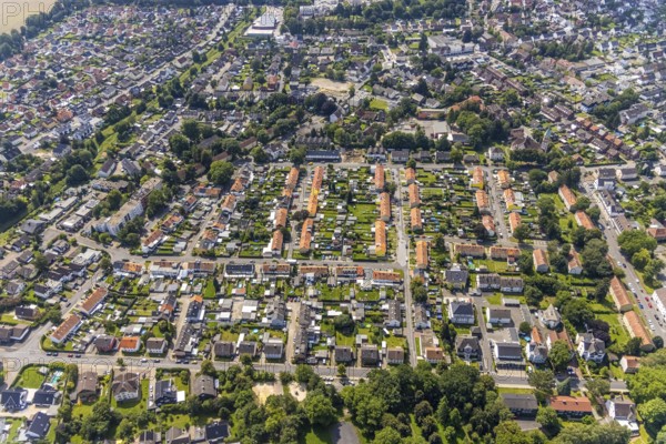 Aerial view, miners' settlement between Pröbstingstraße and Bergstraße with red roofs in the district Heeren-Werve, Kamen, Ruhr area, North Rhine-Westphalia, Germany, workers' houses, workers' settlement, miners' settlement, mining settlement, DE, Europe, aerial view, aerial photography, aerial photography, overview, bird's-eye view, overview, red roofs