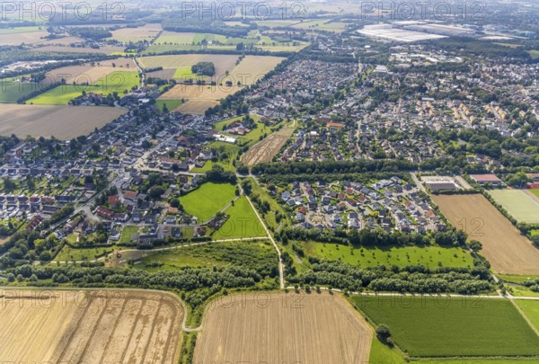 Aerial view, local view with miners' housing estate in Heeren-Werve district, Kamen, Ruhr area, North Rhine-Westphalia, Germany, workers' housing estate, miners' housing estate, mining housing estate, DE, Europe, aerial view, aerial photography, aerial photography, overview, bird's eye view, housing estate, birds-eyes view, overview, social housing