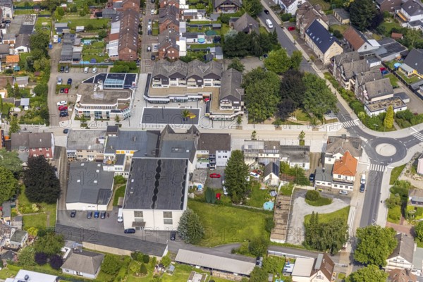 Aerial view, Märkische Straße and roundabout in the centre of the village of Heeren-Werve, Kamen, Ruhr area, North Rhine-Westphalia, Germany, City, DE, Europe, city centre, roundabout, roundabout, aerial view, aerial photography, aerial photography, city centre, overview, bird's-eye view, overview