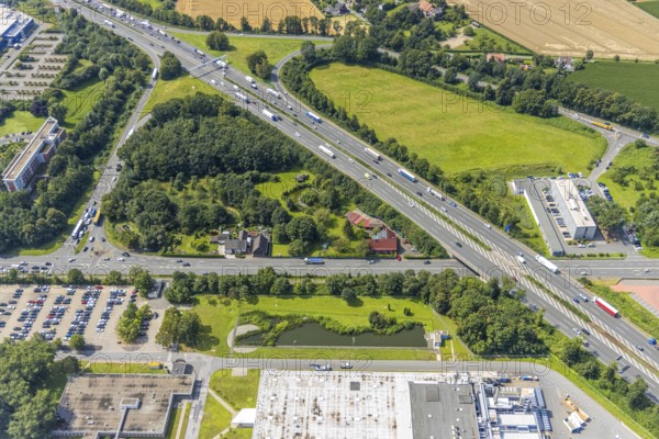 Aerial view, motorway exit Kamen-Zentrum of the A1 motorway, Südkamen, Kamen, Ruhr area, North Rhine-Westphalia, Germany, motorway, motorway exit, motorway junction, motorway access, greening, DE, Europe, aerial view, aerial photography, aerial photography, road traffic, overview, traffic volume, bird's eye view, birds-eyes view, overview