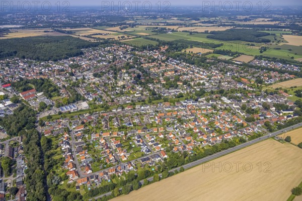 Aerial view, miners' housing estate Südfeld in the district Heeren-Werve, Kamen, Ruhr area, North Rhine-Westphalia, Germany, DE, Europe, property tax, Heinrich-Kempchen-Straße, real estate, aerial view, aerial photography, aerial photography, Südfeld, overview, bird's-eye view, housing estate, housing and living, residential area, residential buildings, housing quality, residential neighbourhood, housing estate, birds-eyes view, overview