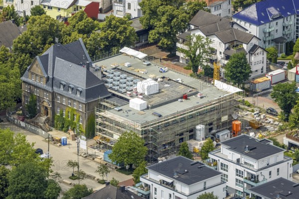 Aerial view, town hall Holzwickede, construction site and extension of the city administration, Freiberg, Holzwickede, Ruhr area, North Rhine-Westphalia, Germany, Am Markt, extension, construction work, construction area, building site, building plots, construction project, construction site, DE, extension, Europe, aerial view, aerial photography, aerial photography, new building, overview, bird's eye view, bird's eye view, overview