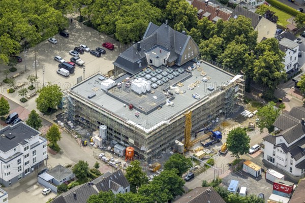 Aerial view, town hall Holzwickede, construction site and extension of the city administration, Freiberg, Holzwickede, Ruhr area, North Rhine-Westphalia, Germany, Am Markt, extension, construction work, construction area, building site, building plots, construction project, construction site, DE, extension, Europe, aerial view, aerial photography, aerial photography, new building, overview, bird's eye view, bird's eye view, overview