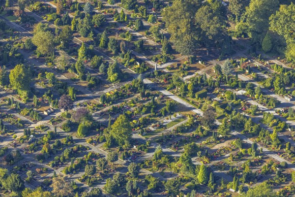 Aerial view, cemetery at Claudiusstraße in the district Wanne in Herne, Ruhr area, North Rhine-Westphalia, Germany, DE, Europe, Herne, aerial view, aerial photography, aerial photography, overview, bird's eye view, birds-eyes view, overview