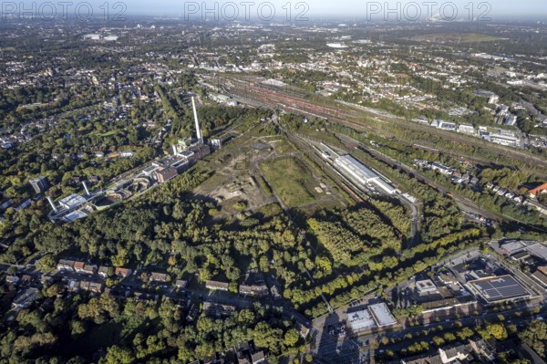 Aerial view, Herne freight yard with fallow land of the former General Blumenthal mine with Stadler Rail Service and Shamrock power station in the Wanne district of Herne, Ruhr area, North Rhine-Westphalia, Germany, railway tracks, railway station, DE, Deutsche Bahn AG, Europe, distant view, railway tracks, freight yard, goods trains, main station, main station, Herne, aerial view, aerial photography, aerial photography, marshalling yard, Stadler Rail Service, signal box, overview, bird's-eye view, overview